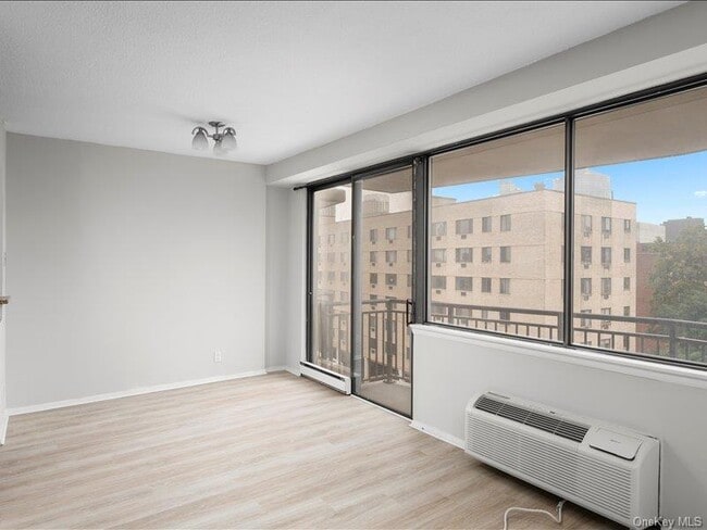 Building Photo - 15 Stewart Pl
