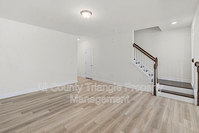 Building Photo - 2105 Nandina Trl