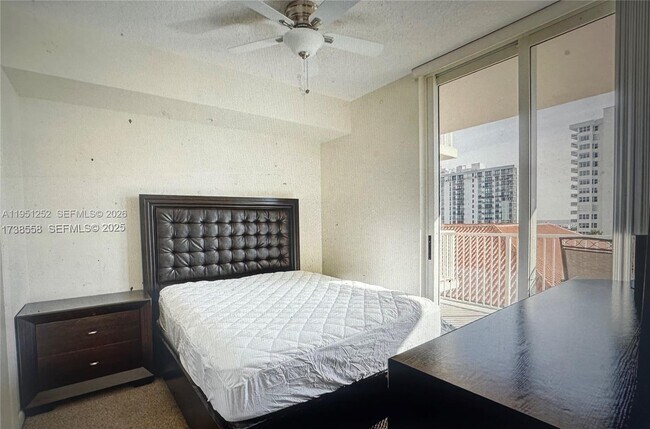 Building Photo - 3020 NE 32nd Ave