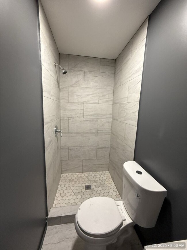 Building Photo - Fully Renovated 4BR Home in Highland Heights – Section 8 Welcome!