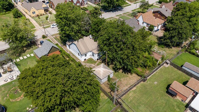 Building Photo - **CHARMING TULSA HOME FOR RENT — ONLY $1,300/MONTH!**