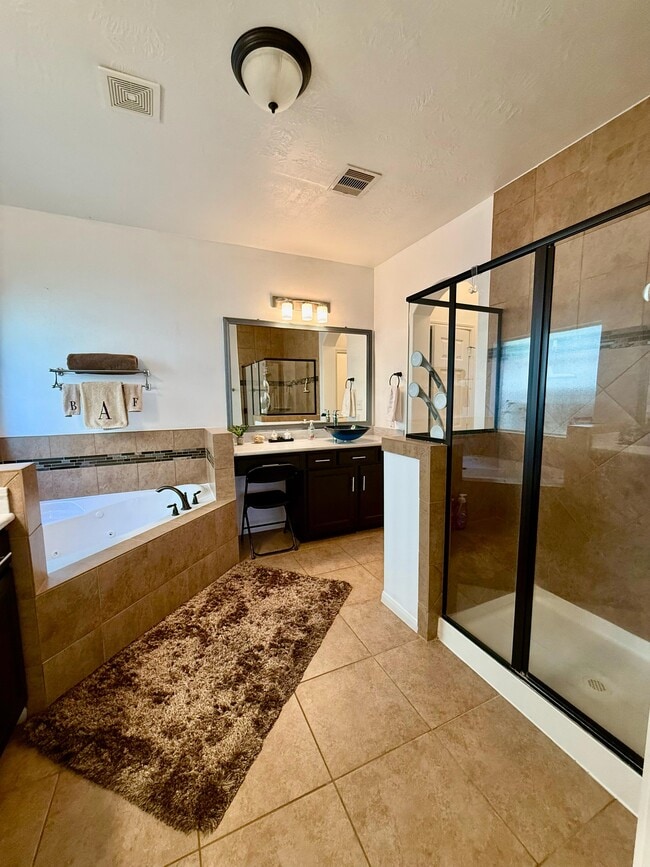 Building Photo - 8153 Tranquil Lake Way