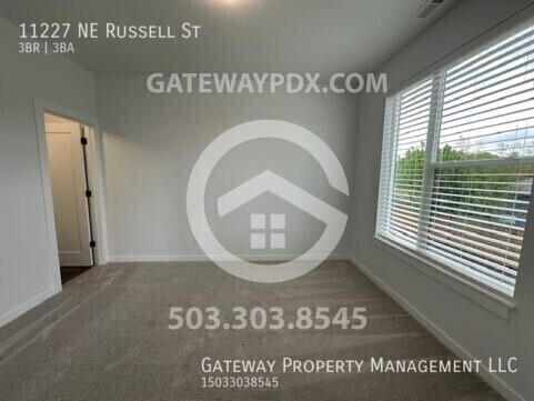 Building Photo - 11227 NE Russell St