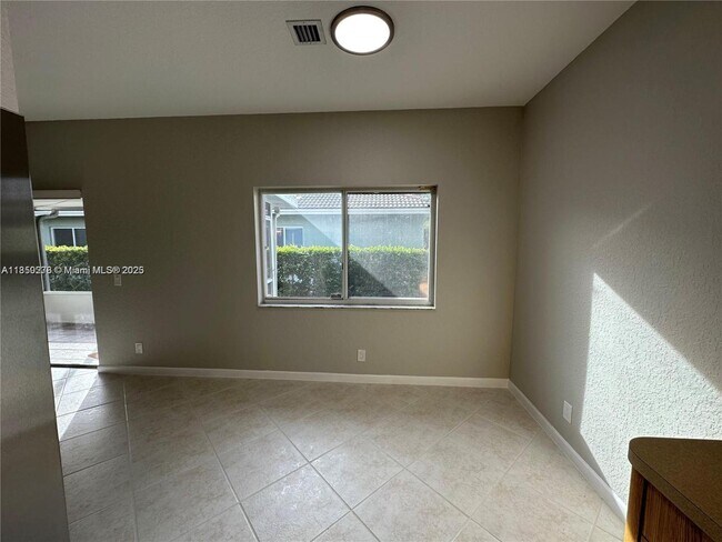 Building Photo - 7611 NW 99th Terrace