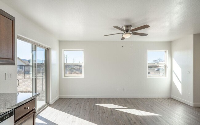 Building Photo - 7565 E Addis Ave