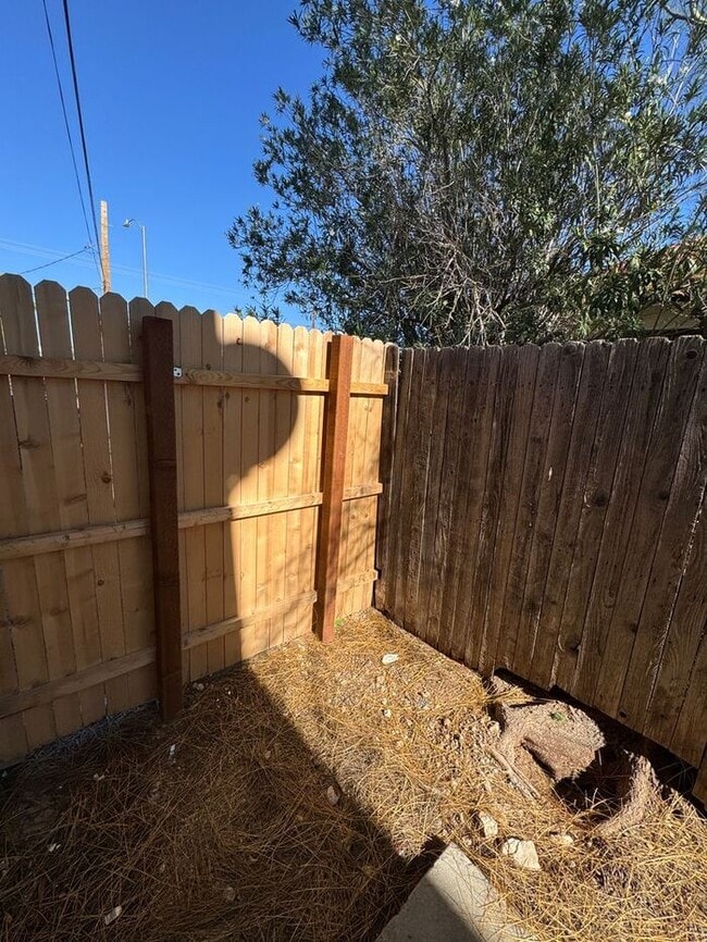 Building Photo - 217 W Jacinto St