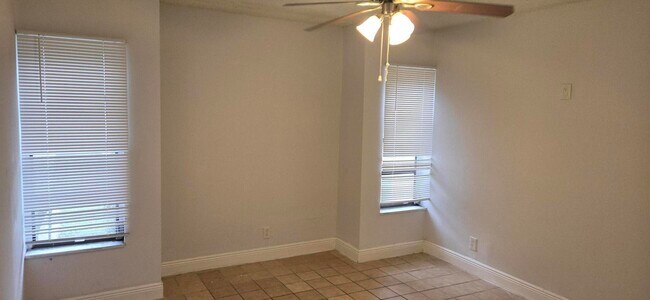 Building Photo - 3177 Coral Hills Dr