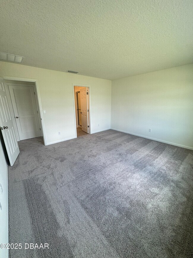 Building Photo - 55 Signet Cir