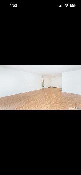 Building Photo - 1186 Middle Tpke W