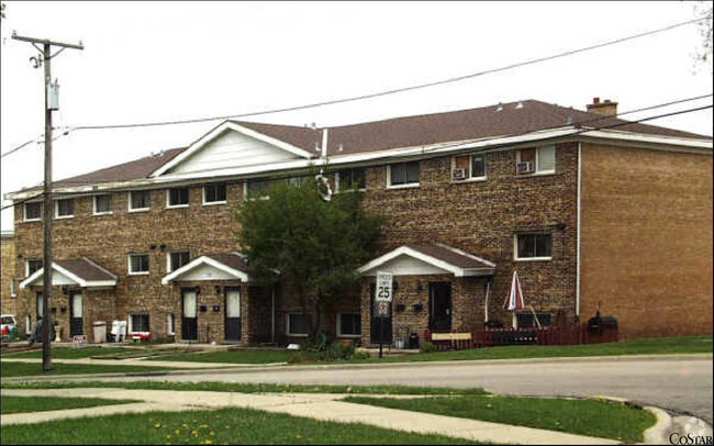 Primary Photo - 101-115 W Geneva St