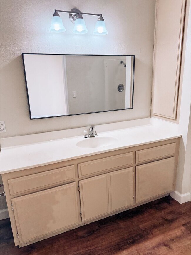 Building Photo - 6152 Orange Ave