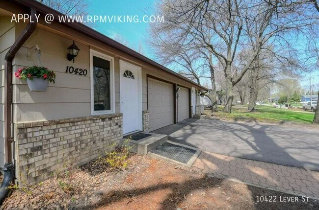 Building Photo - 3br 2ba 1cg ~ Security Deposit Free Altern...