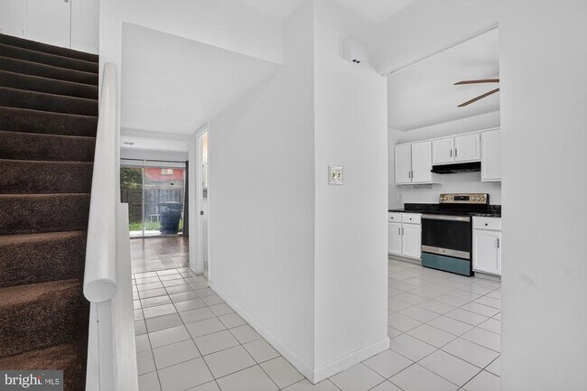 Building Photo - 1151 Dublin Pl