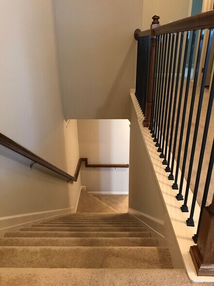Building Photo - 348 Turtle Creek Dr