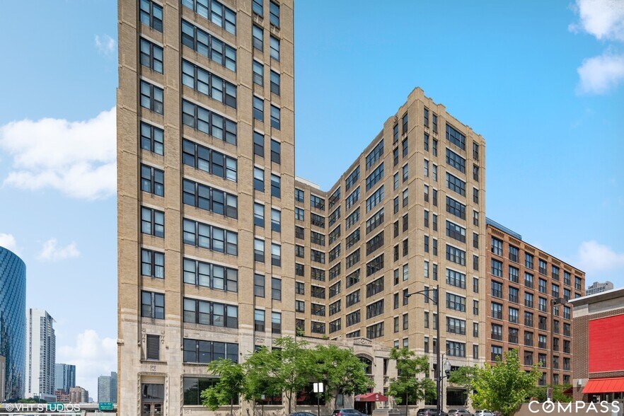 Building Photo - 728 W Jackson Blvd