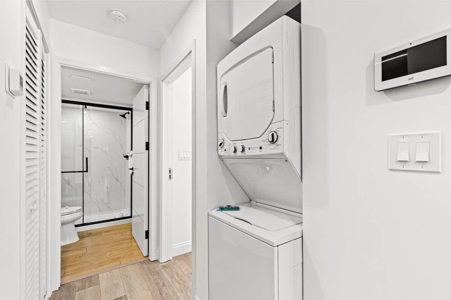 Building Photo - 8115 Thomas Dr