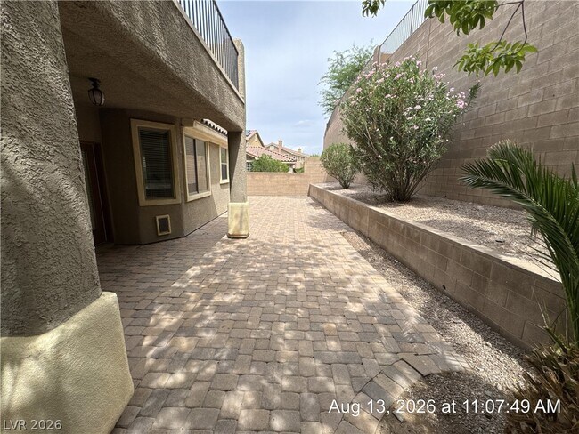 Building Photo - 2768 Craigmillar St