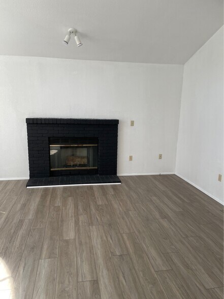 Building Photo - 1915 157th St E