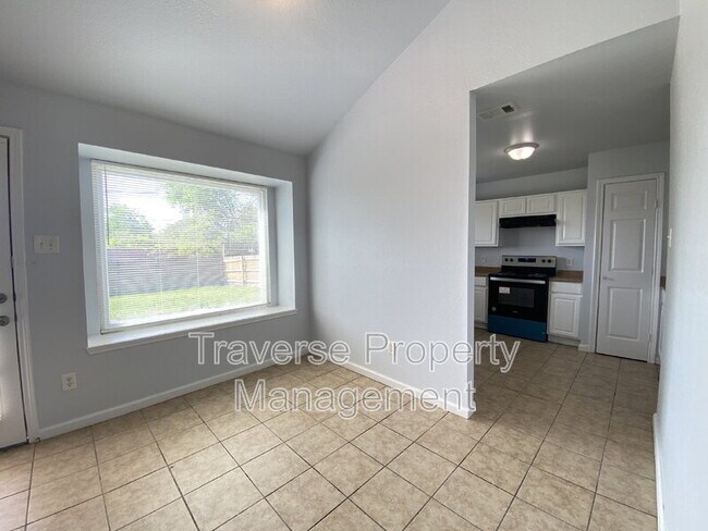 Building Photo - 2420 Springridge Dr
