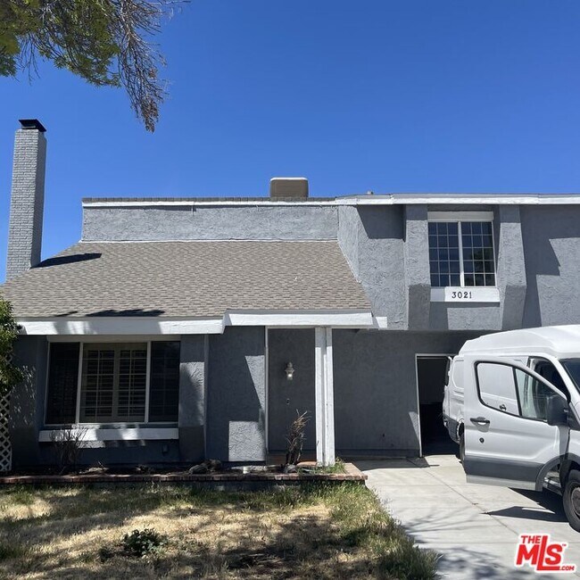 Building Photo - 3021 Limewood Ln