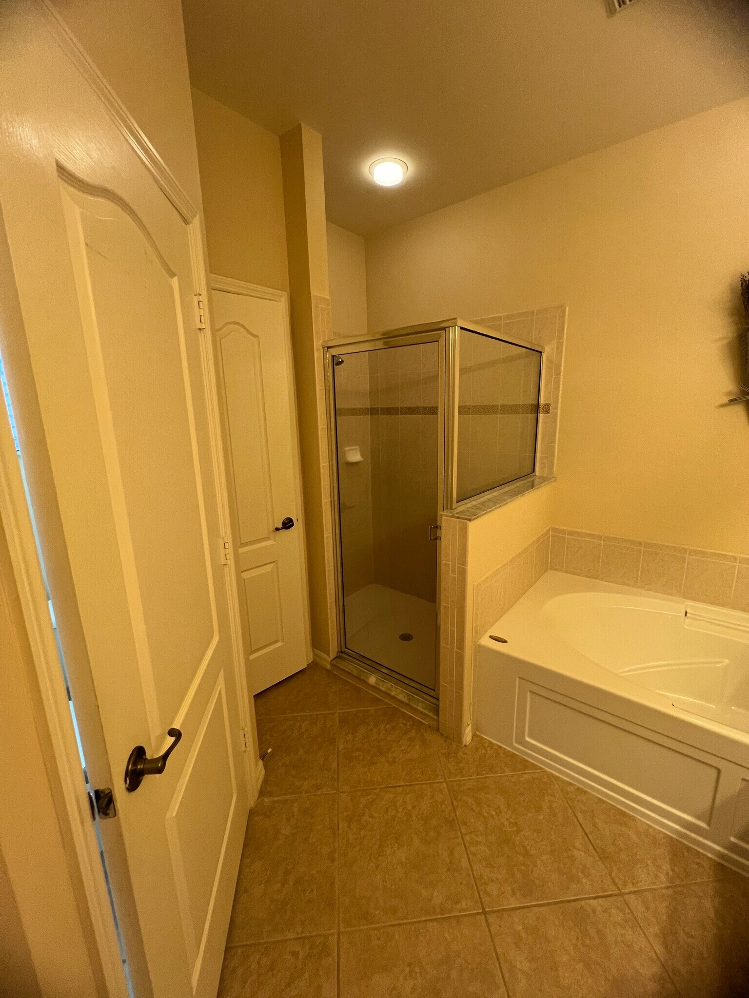 Building Photo - 13988 Village Creek Dr