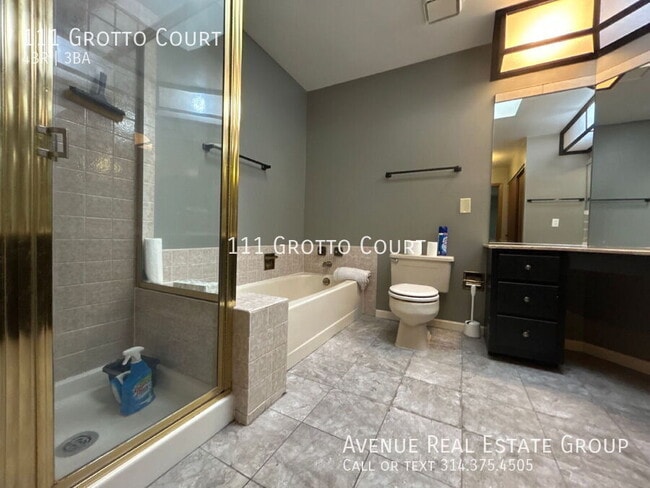 Building Photo - 111 Grotto Ct