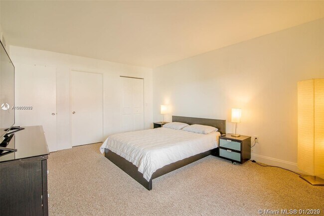 Building Photo - 9030 SW 125th Ave