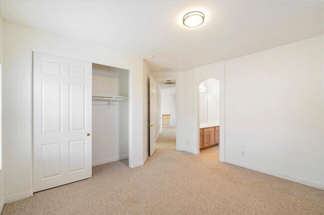 Building Photo - 5505 E Calle Del Sol