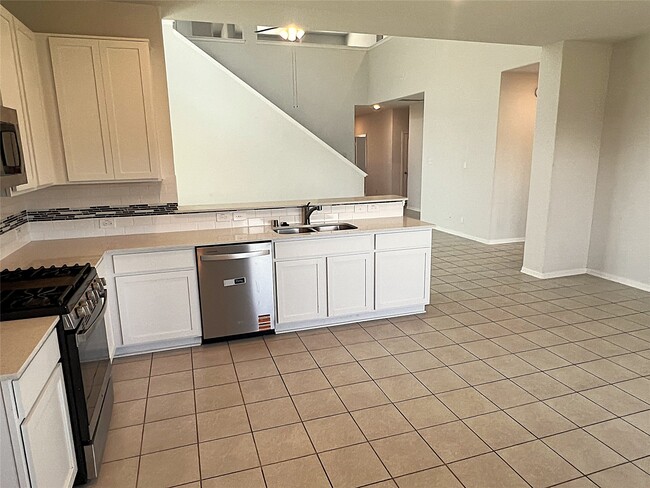 Building Photo - 14302 Beach Pine Trail