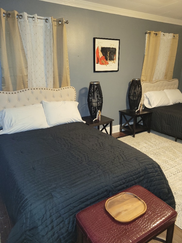 Building Photo - 718 McKewn St