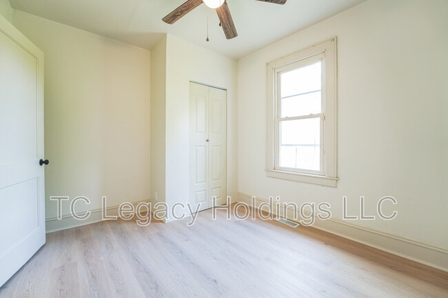 Building Photo - 316 1/2 Harrison Street