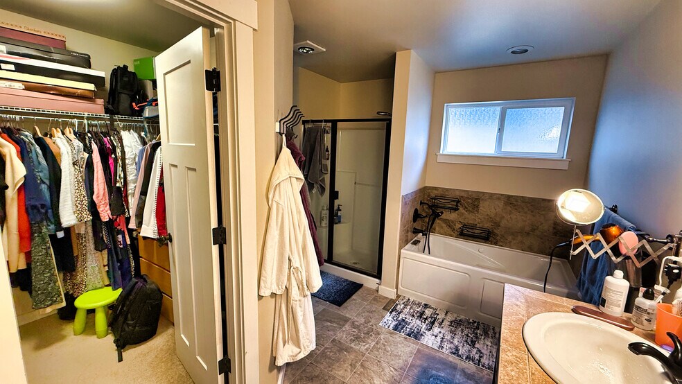 Building Photo - 14600 19th Ave W