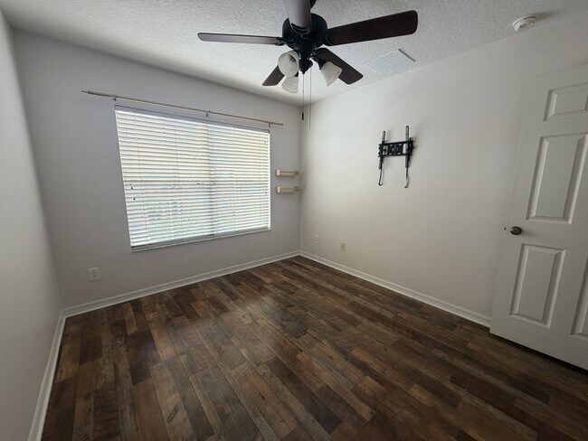 Building Photo - 505 Lake Eagle Ln