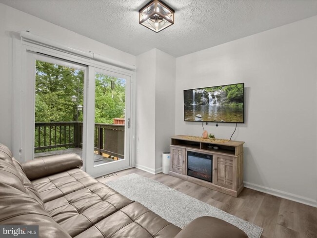 Building Photo - 7729 Patuxent Oak Ct