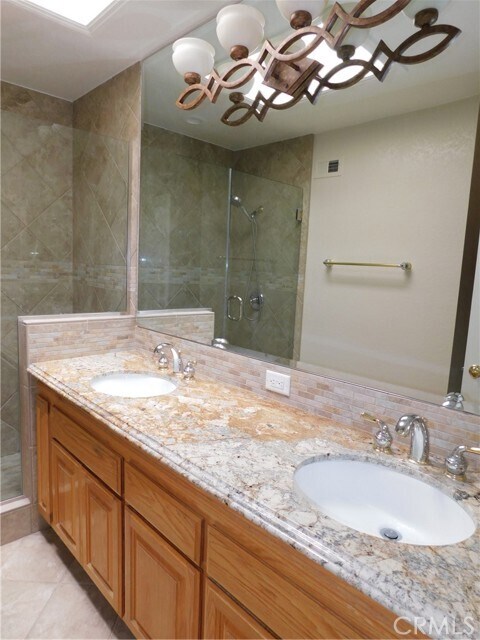 Building Photo - 2414 Sarandi Grande Dr