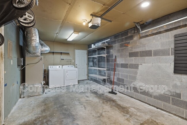 Building Photo - 7668 Chatham Cir NW