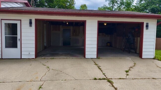 Building Photo - 11354 Berkshire Dr