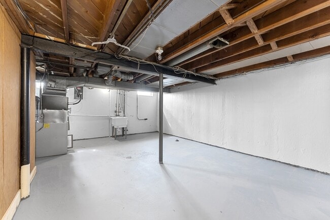 Building Photo - 24575 Kelly Rd