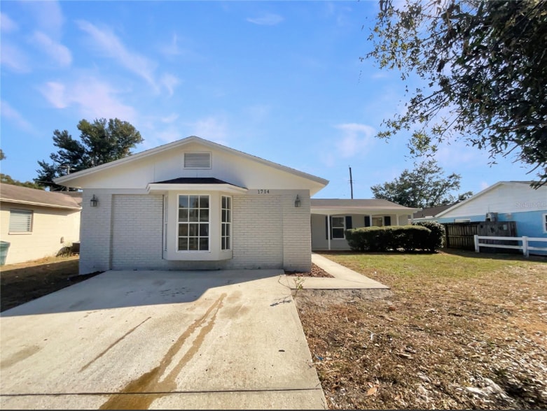 Building Photo - 1714 Sanchez Ave