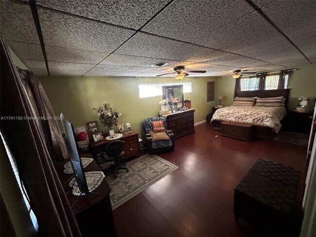 Building Photo - 3 bedroom in Miami Gardens FL 33169