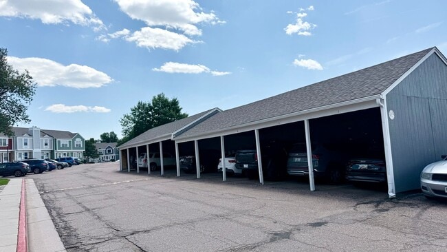 Building Photo - Fully Remodeled 2 Bedroom Townhome in Sout...
