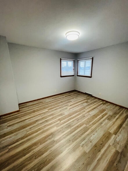 Building Photo - 8560 W Villard Ave