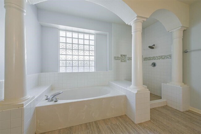 Building Photo - 3603 E Cedar Hollow Dr