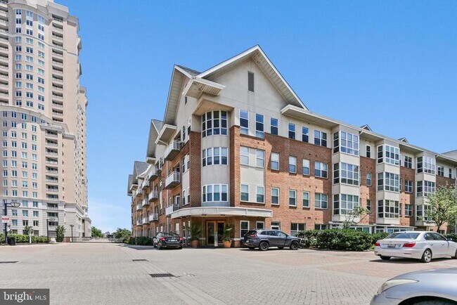 Building Photo - 23 Pierside Dr