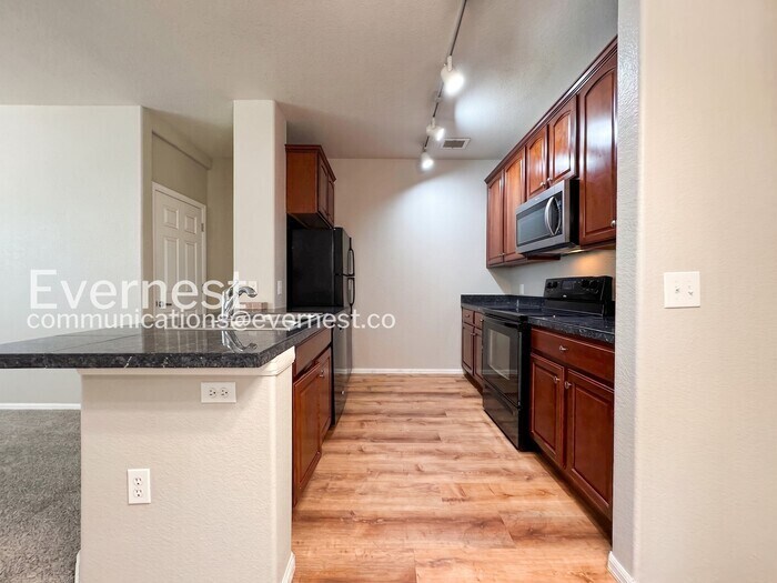 Building Photo - 2682 S Cathay Way