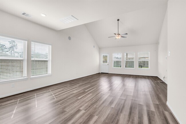 Building Photo - 28130 Aspen Horizon Dr