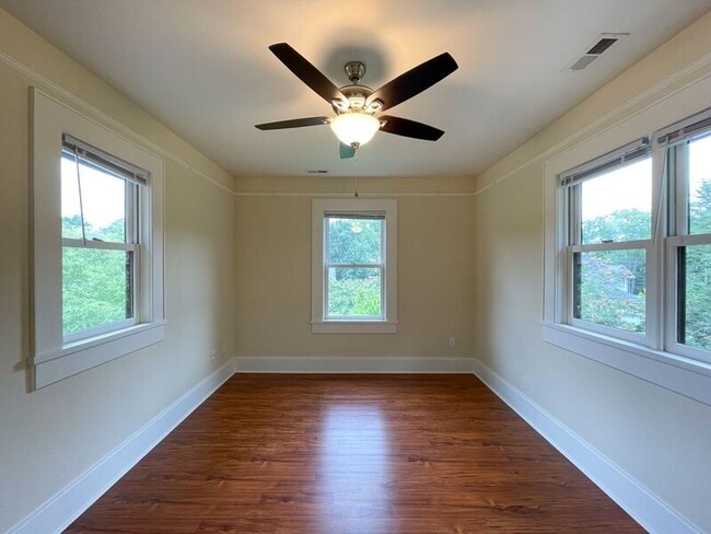 Building Photo - 56 Starnes Ave