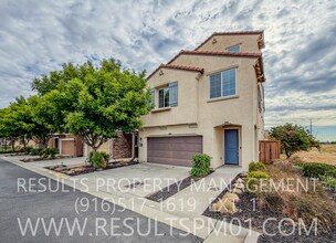 Building Photo - 2165 Camino Real Way