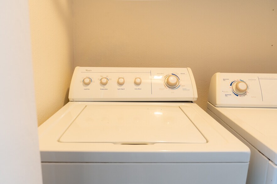 Building Photo - 21511 4th Ave W