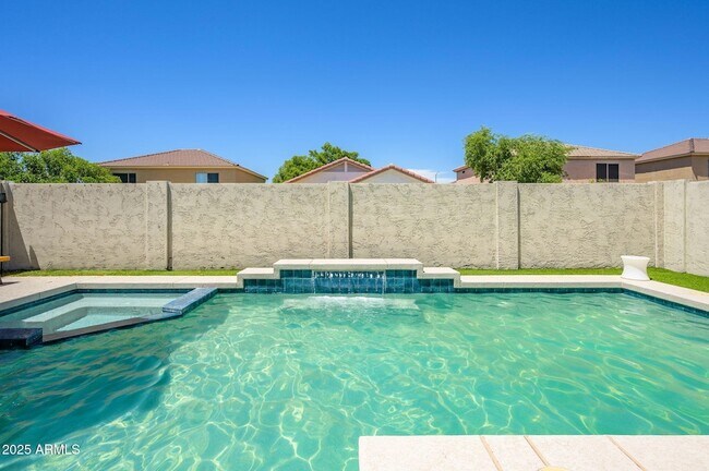 Building Photo - 6608 W Saguaro Park Ln
